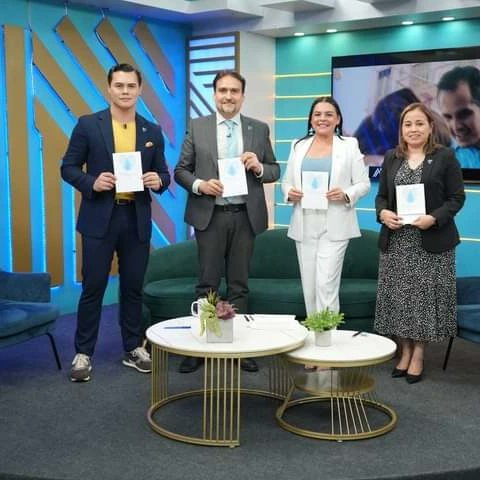 fazgua's tweet photo. ¡Nos ponemos el Corazón Azul en el pecho para hacer la diferencia! 

#CorazónAzul 💙 #TrataDePersonas 🚫 #CompromisoGlobal 🌍 #LuchaContraLaExplotación ✊ https://t.co/CkHSI215th