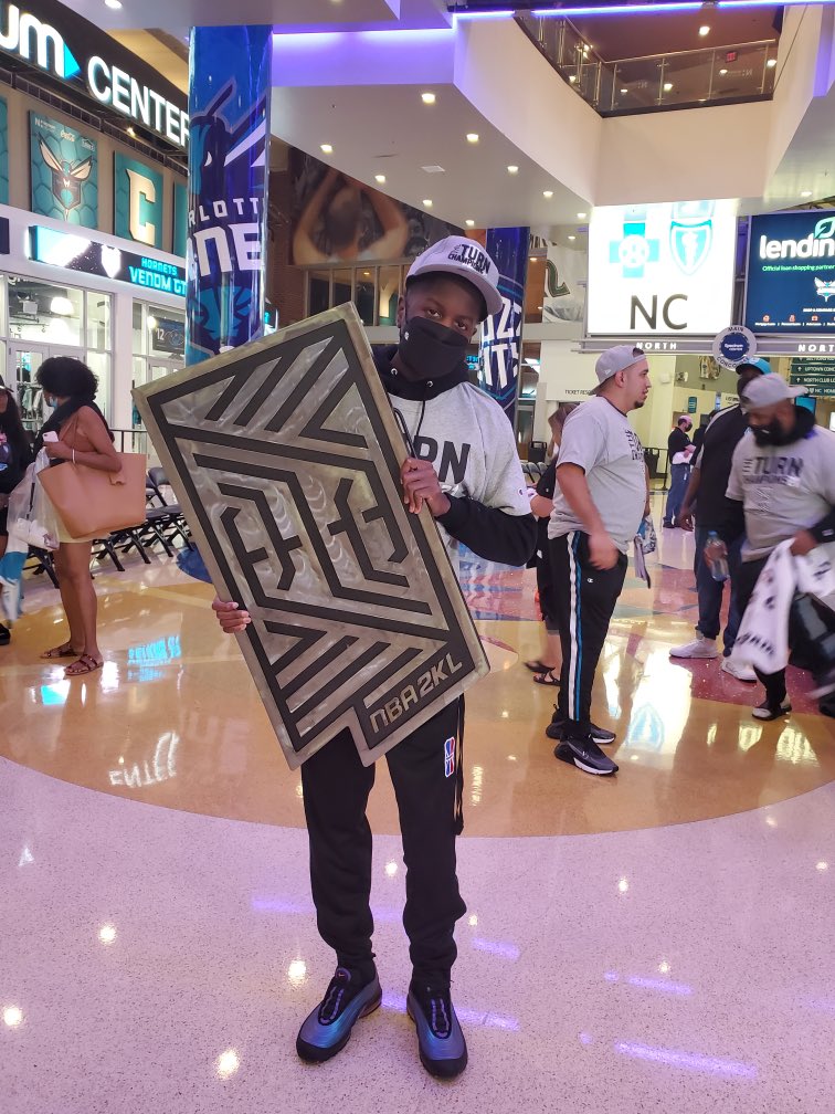 rrigbur's tweet photo. Fun to be apart of some legendary things, a lot of people couldn’t do some of the things my group did within a couple years. 🦋Legends #RDGK https://t.co/91J5xVnhh0