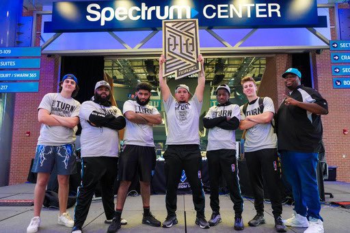 rrigbur's tweet photo. Fun to be apart of some legendary things, a lot of people couldn’t do some of the things my group did within a couple years. 🦋Legends #RDGK https://t.co/91J5xVnhh0