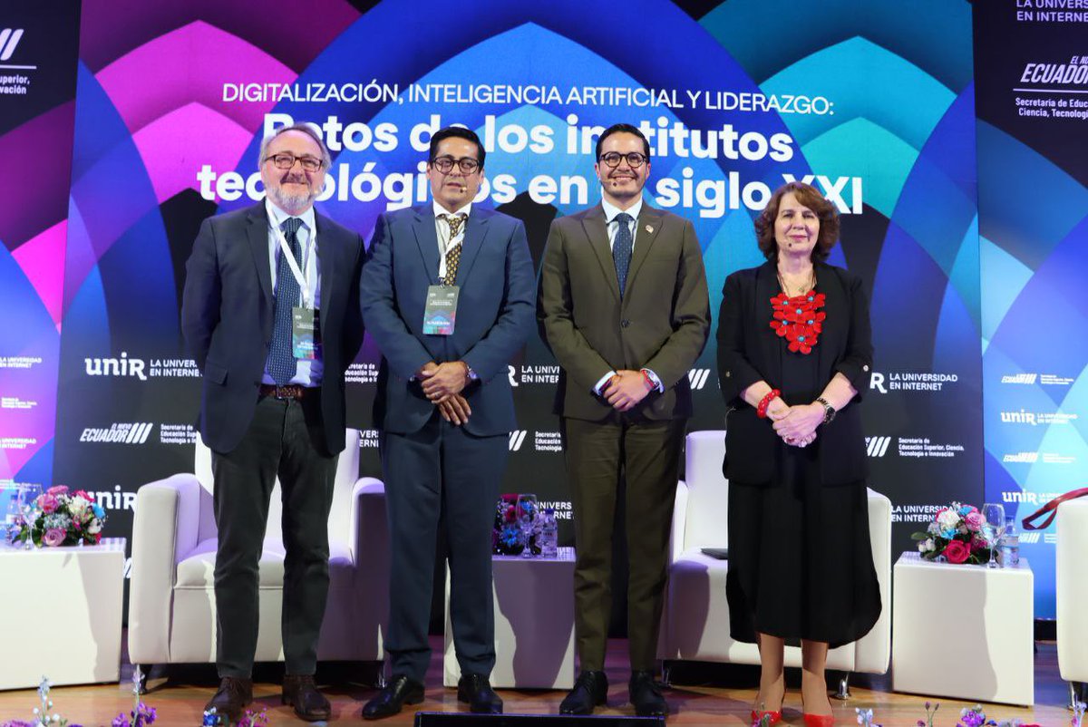 EduSuperiorEc's tweet photo. 🇪🇨 Hoy #UNIR y Senescyt organizaron el evento académico “Digitalización, #InteligenciaArtificial y liderazgo: tres desafíos para la formación del profesorado de institutos tecnológicos en el siglo XXI”. https://t.co/8SgqixTc9p