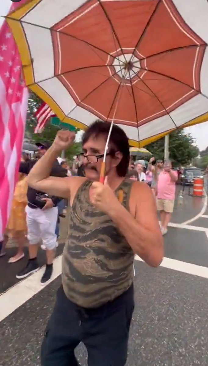 CorrCommentary's tweet photo. I nominate whatever the fuck this is as the new face of #FKR #freeka https://t.co/qUIBXdzOHT