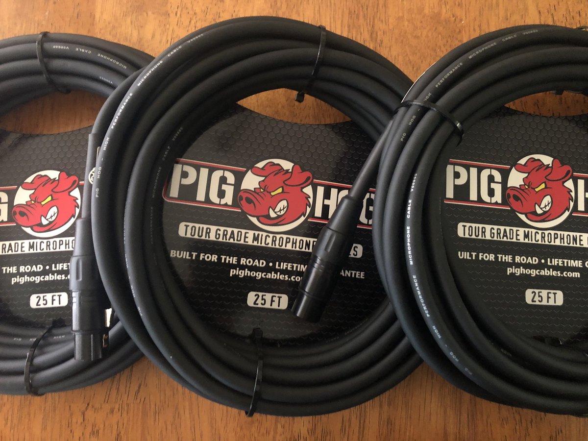 grimrockandroll's tweet photo. Upgrade package #1 came today! Iโve been moving everything over to @PigHogCables because they are reliable. I now have all Pig Hog XLR cables exclusively in my home studio and live shows!
#cables #pighogcables #livemusic with #BetterSound https://t.co/K2QeRipkLc