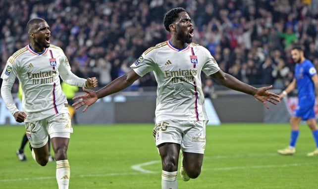 Option d'achat levée pour Orel Mangala de <a href="/OL/">Olympique Lyonnais</a> 
Le milieu de terrain signe un contrat de 4 ans avec les Gones.