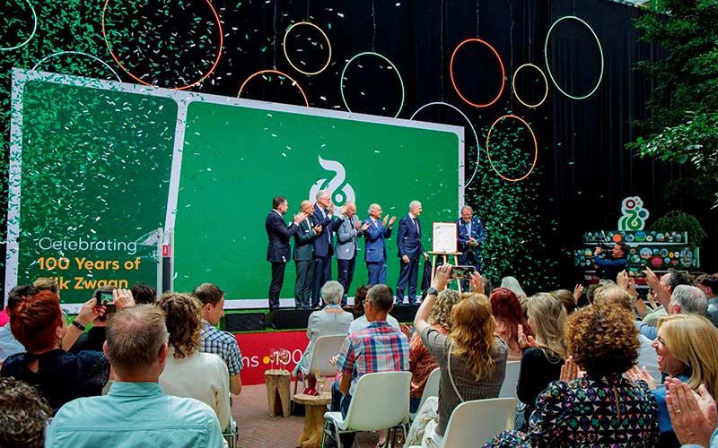 🎂Rijk Zwaan cumple 100 años y recibe el Título Royal Honorífico
portagrano.eu/noticia.php?id…

¡Enhorabuena a un siglo de trabajo alimentando al mundo!

#RijkZwaan100years #partnership #innovation #breeding #seeds #semillas #RijkZwaan