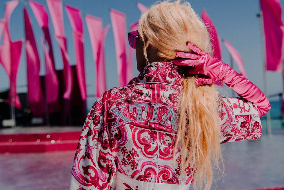 KarlosXtina's tweet photo. You already know my name… @Xtina. https://t.co/rVyx4CjCQh