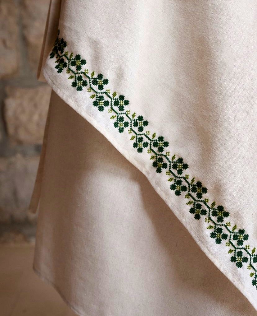 The Zainab skirt by Palestinian brand, The Nöl Collective. This skirt is cut and sewn in Bethlehem and hand-embroidered in Battir village. This motif is native to Ramallah 🇵🇸❤️