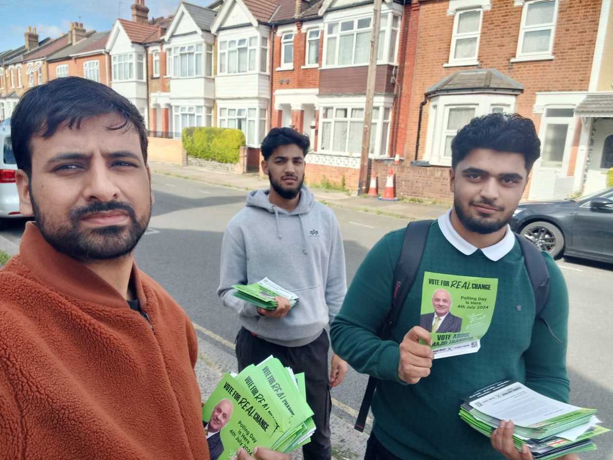 tramboom's tweet photo. Our campaign around HHeston area
Team TRAMBOO in action
Abdul Majid TRAMBOO parliament election campaign
 VOTE FOR REAL CHANGE Vote Abdul Majid TRAMBOO #mt4mp #Election2024 #hounslow #change #vote #nhs #gaza #rafah #feltham #felthamlondon #hounslowwest https://t.co/DBpEhJN0bP