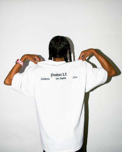 PushazLA's tweet image. In squad we trust 
New tees available now pushazla.com 
(Sizes S-XXL in stock) grab yours! 🖐🏿