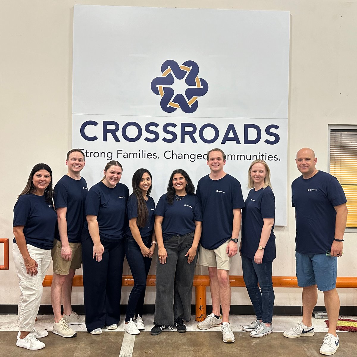 StructureToneSW's tweet photo. Thank you, @CrossroadsComm5, for giving us the opportunity to serve the community!  

Our team had a fulfilling day at Crossroads, guiding families to nutritious groceries and lending a hand to carry their items to the car.   

A HUGE thank you to all our dedicated volunteers! https://t.co/0caEa0RCyL