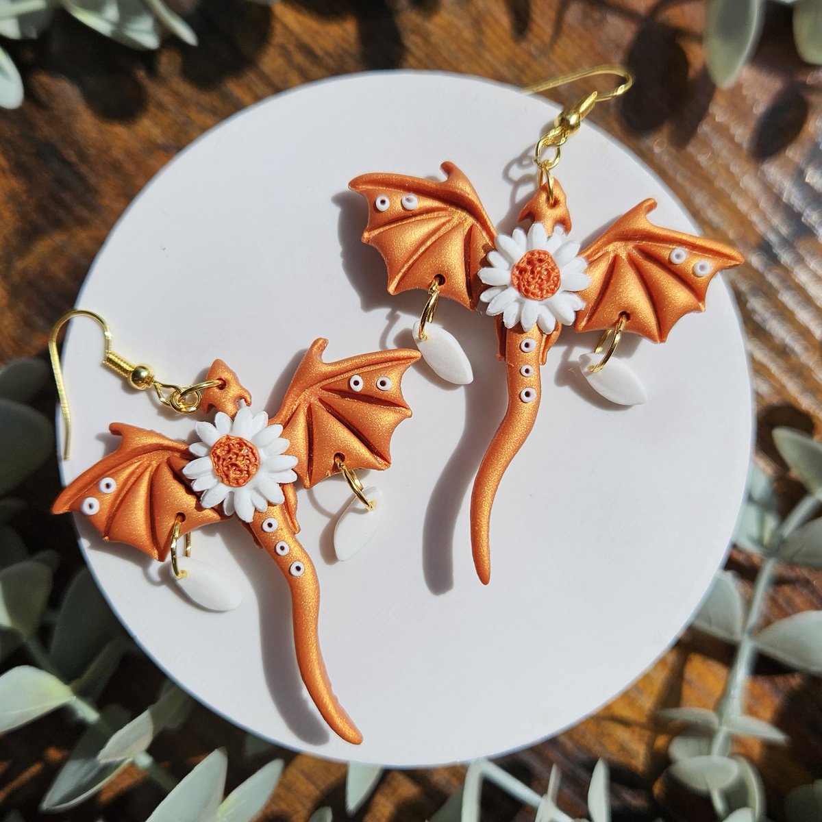 PinkyCreates's tweet photo. Sparkly Orang3 Daisy Dragons 🧡 https://t.co/JFCGv3nzgw