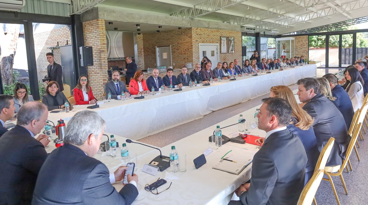 minmujerpy's tweet photo. 🔺Se realizó la primera reunión del Equipo Nacional de Estrategia País #ENEP, estuvo presidida por el presidente de la República, Santiago Peña, conto con la participación de la ministra de la Mujer, Cynthia Figueredo.

🔗https://t.co/sGgeuwTrBm

#GobiernoDelParaguay https://t.co/SitVVFuvXF