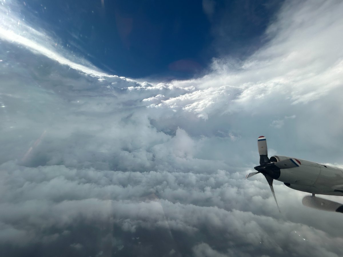 OVER THE CARIBBEAN - Inside the eye of Category 5 Hurricane #Beryl!
NOAA WP-3D Orion #NOAA43 “Miss Piggy” continues operations into Hurricane #Beryl to collect data for hurricane forecasting and research.
Visit hurricanes.gov for the latest forecast and advisories.