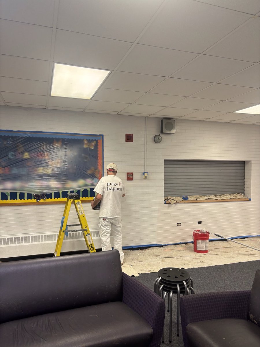qrcougars's tweet photo. Looks what’s happening in the lobby!! Thanks Mr. Matt and Mr. McDonough.  Can’t wait to see what it looks like. https://t.co/Zus5qUah5M