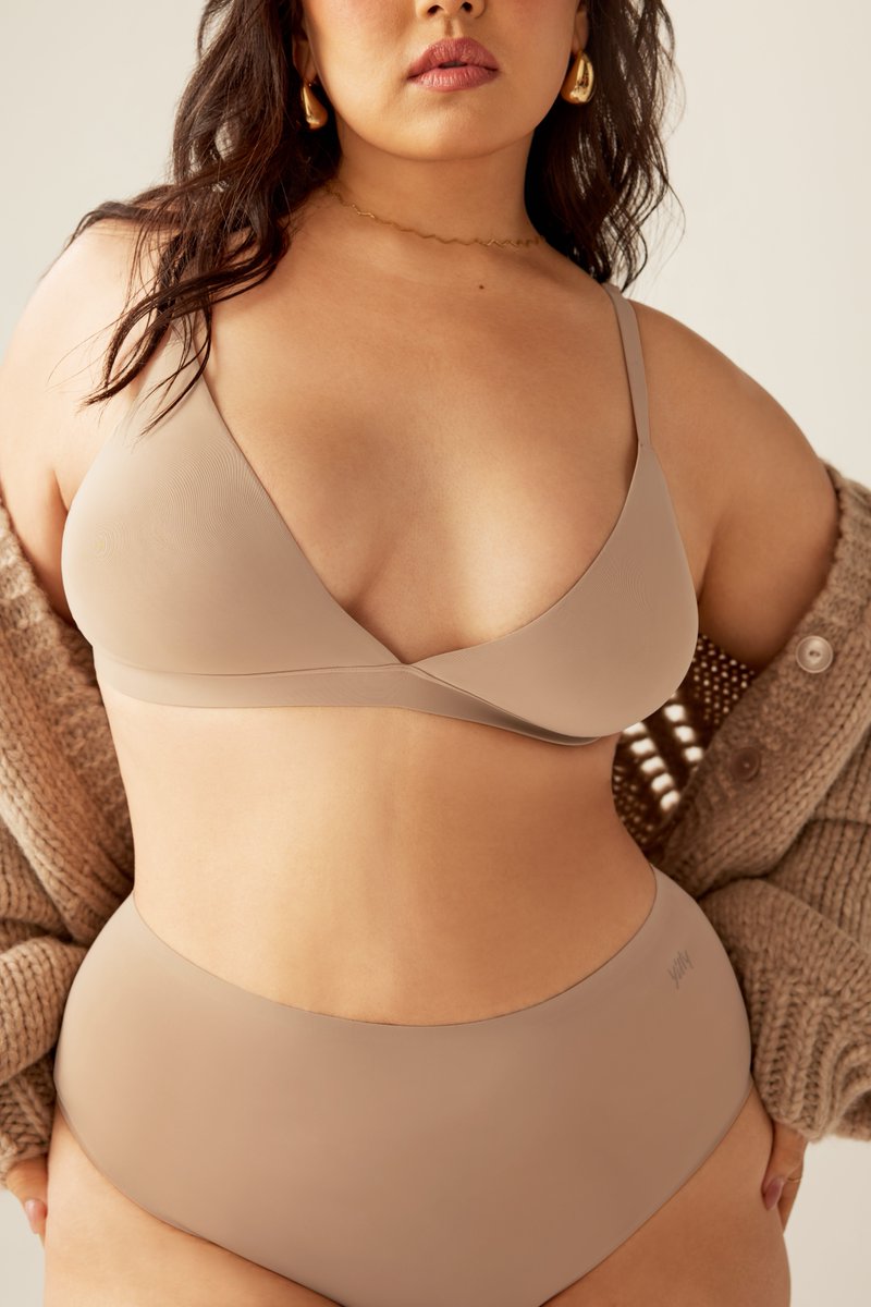 The ultimate triple threat. Smoothed Reality intimates keep you cool, smooth you out, and deliver out-of-this-world comfort.
