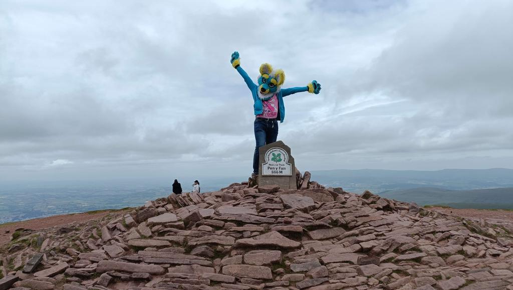 pacerfur's tweet photo. Ended up at the summit of Pen Y Fan, the tallest mountain in Brecon!
Photos by a friend who stays away from social medias https://t.co/6pGg4Qo3Mj