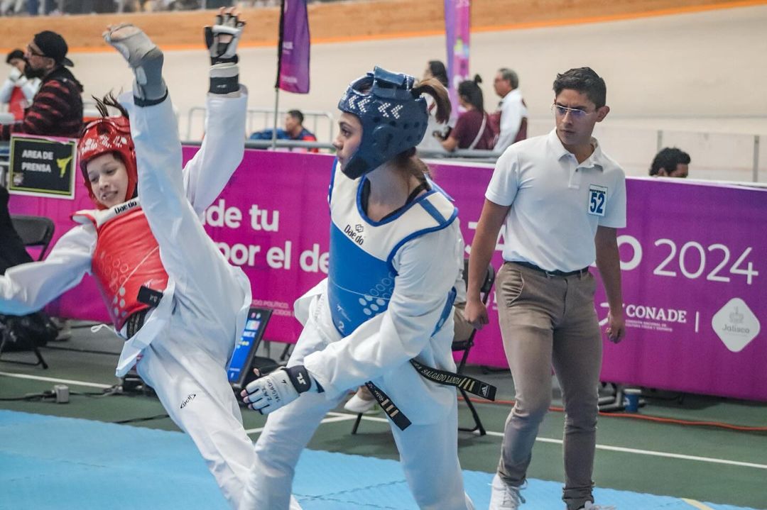 NoticiasEnFa_'s tweet photo. #Nacional - ¡Histórico oro para jóvenes morelenses en taekwondo!

Las hermanas Zaira y Zaired Salgado, junto con Sophia Dalay, alcanzaron la gloria en #Jalisco al ganar el oro en taekwondo en los #NacionalesConade2024. https://t.co/I4P5mU4bQJ