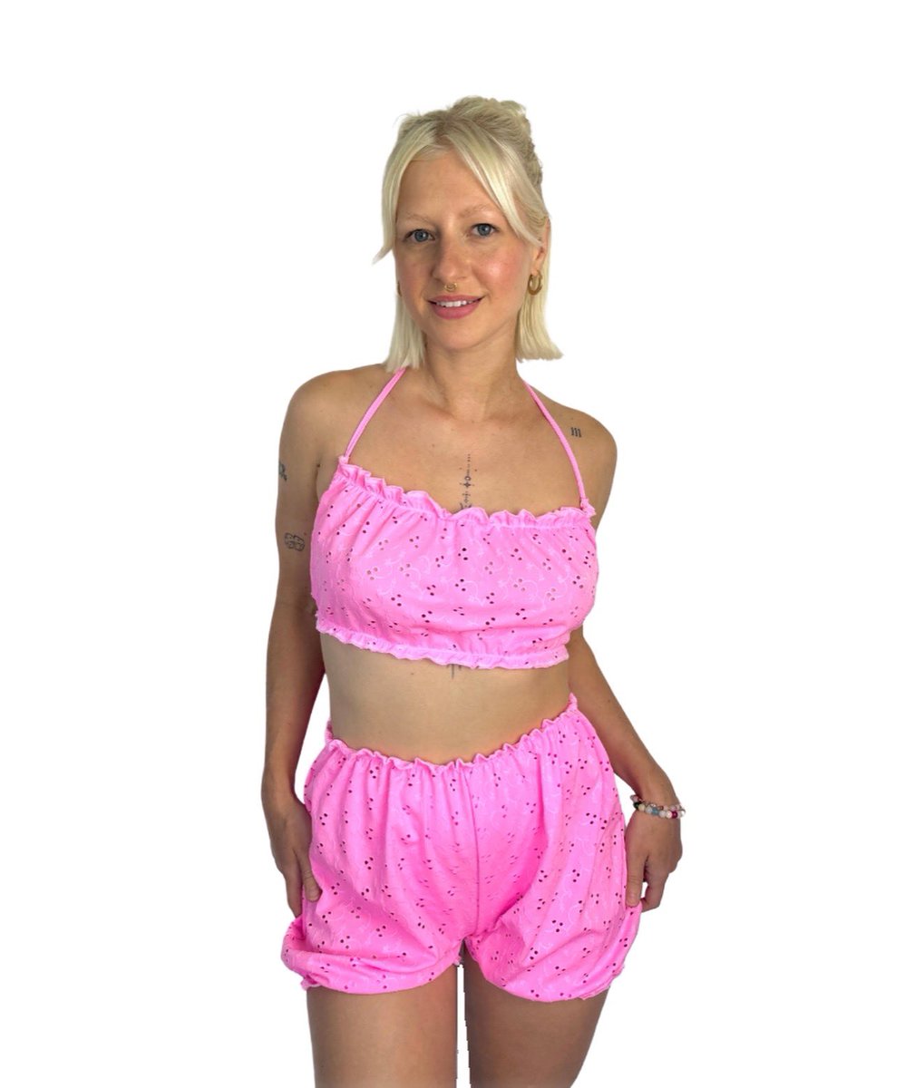 bloomers?????? 
YES PLEASE 
🌸💞💖🌷💐🩷🎀💘