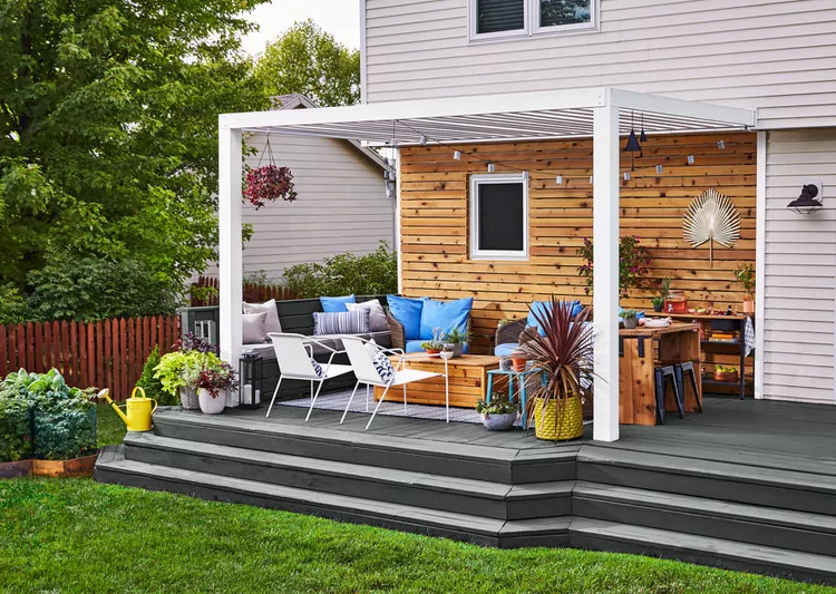 WhyLiveInAustin's tweet image. Replacing your deck can bring a sense of newness to your home, but it can sometimes be costly. Here's a spending guide when replacing your deck🏡🛠️:
👉lakehomes.site/3VsIRBW 

📷Jason Donnelly via BHG

#homeimprovement #homeupgrade #deckreplacement #homeowners #austintx