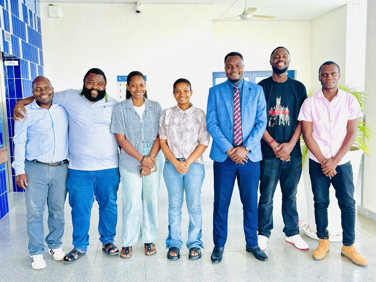 IAMartin_'s tweet photo. The Aga Khan Hospital, Dar es Salaam.

Tumekutana hapa muda huu, tumezungumza na ndugu yetu Edgar, ⁦@Sativa255⁩, na anaingia leo katika upasuaji mkubwa wa taya lake la upande wa kushoto. Pamoja tumefanya maombi yaliyoongozwa na Beatrice.

Pichani yupo baba mdogo wa SATIVA. https://t.co/jTFSKKSTTw