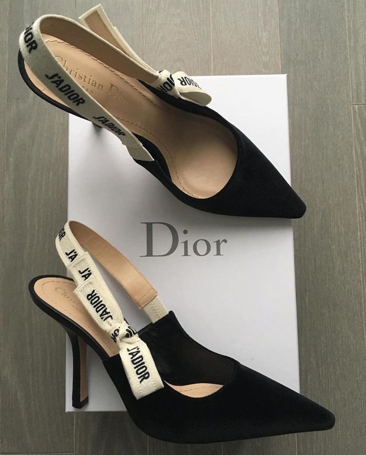 Diorgirlx's tweet photo. if you adore her, dior her https://t.co/TJfFDUz64x