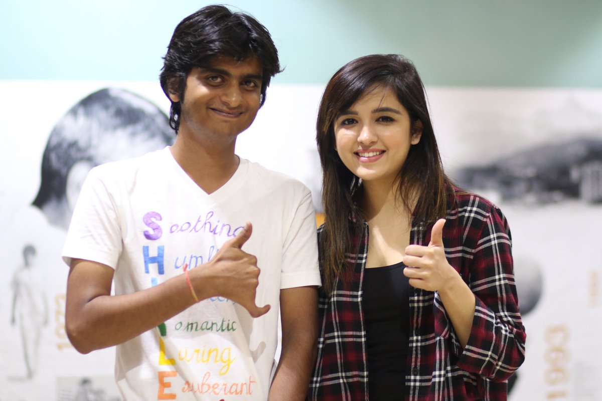 Shirleyholic's tweet photo. Wishing @ShirleySetia a very Very happy #ShirleyDiwas . Can't believe it's been more than 7 years since we first met. What disheartens me more is that it's been more than 5 years since I saw you perform live. I have missed that feeling of Joy , euphoria and bliss seeing you live https://t.co/PBd0FNqIIW