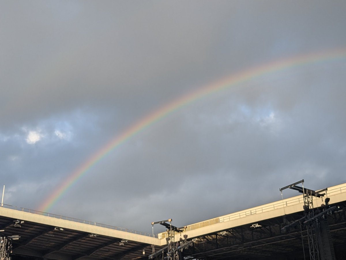 The <a href="/Spotify/">Spotify</a> soundtrack of every person at Villa Park last Thursday.

Helped get through the post-cold run at least 🔥🤮

<a href="/foofighters/">Foo Fighters</a> #Runner