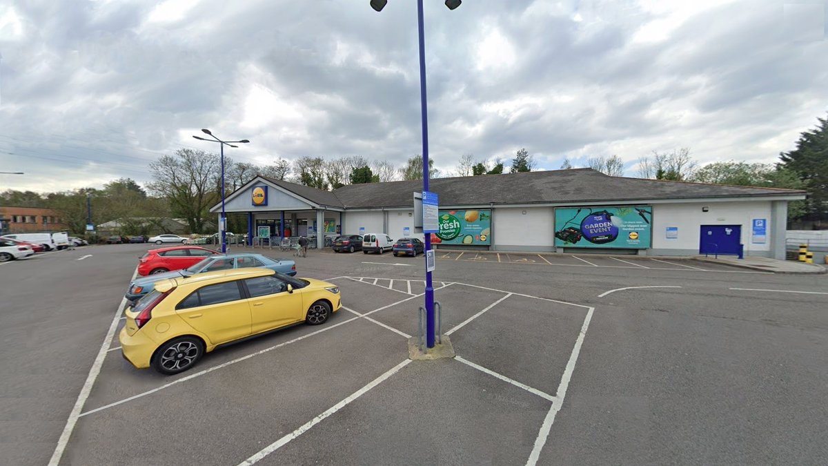EachEstate's tweet photo. #Retail #Warehouse #Gym #Dance #Play #Health Club #Trade Counter unit #Care Home #Development (Residential)
#NP44 #Cwmbran
Woodside Road to Sell / Long Lease 12,083 sf
https://t.co/d1YBU682bp
C. 6.5 miles north of Newport and 16 miles north east of Cardiff and is the principle.. https://t.co/Tays29AYiE