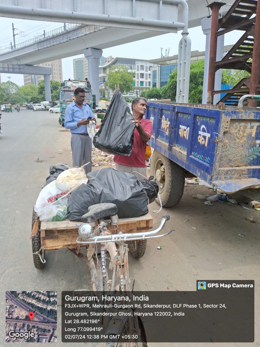 MunCorpGurugram's tweet photo. स्वच्छता अपनाओ-बीमारी भगाओ अभियान : केन्द्रीय आवास एवं शहरी कार्य मंत्रालय द्वारा जारी दिशा-निर्देशों की पालना में ‘स्वच्छता अपनाओ-बीमारी भगाओ’  अभियान के तहत नागरिकों को स्वच्छता अपनाने का संदेश दिया जा रहा है। |
#sweepprogram #specialcleanlinessdrive #cleanlinessteam https://t.co/JVWdOCLzMk