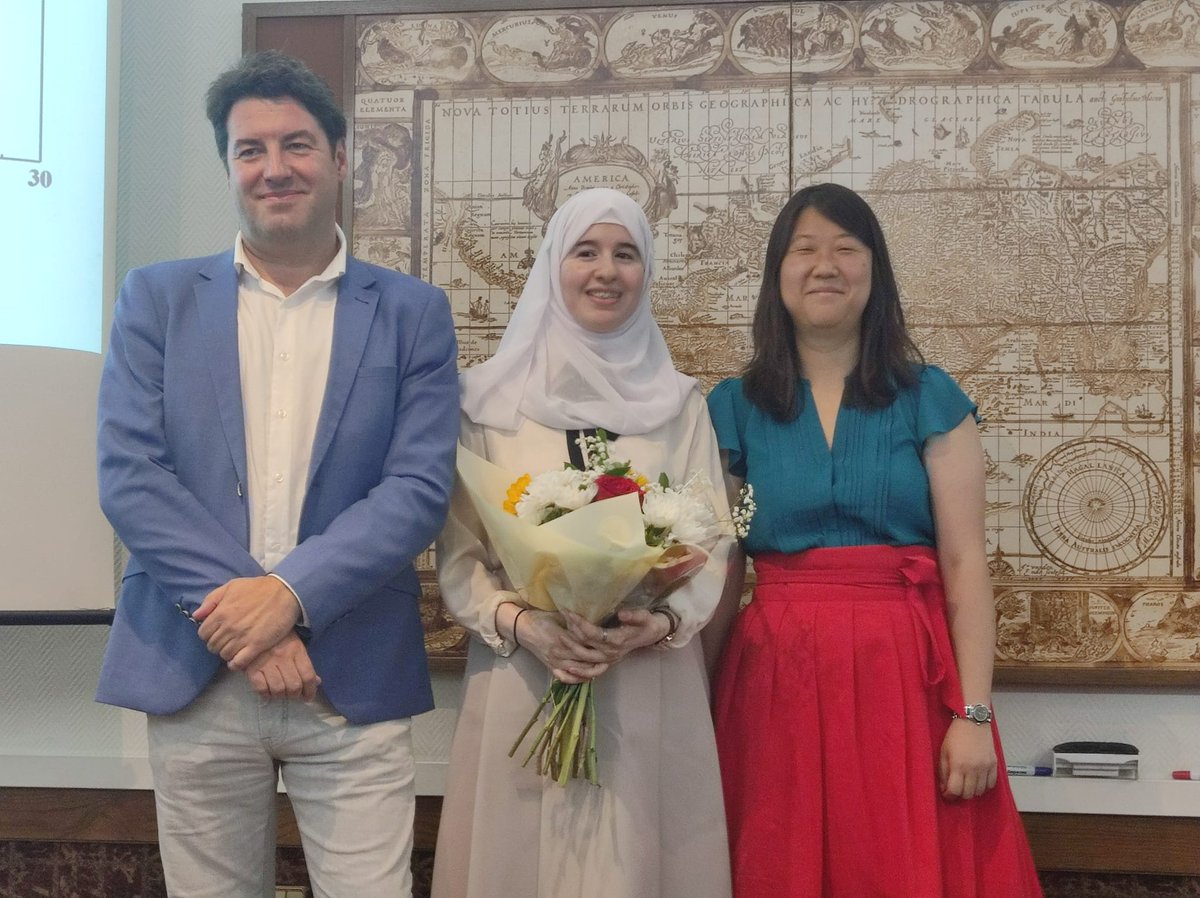 IsomUpm's tweet photo. Alert!! New PhD at @IsomUpm Assia Hamada, defended her thesis about #Laser_Induced_Graphene. She did it great and obtained the maximum qualification of sobresaliente from the supernice committee members. Her supervisors Martínez &amp; Ryu, are very happy. Congratulations!!🎊🎉🥳 https://t.co/uTpMCory2g