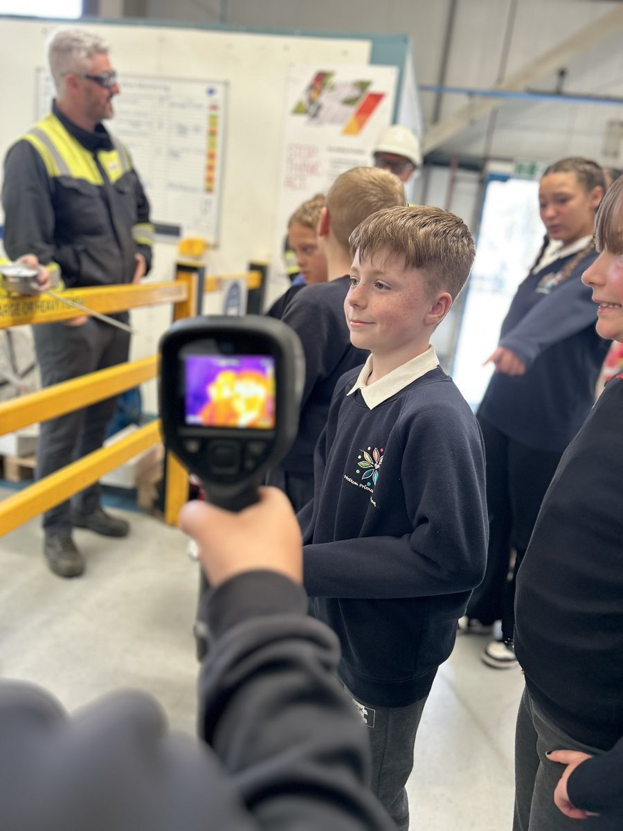 Holtonprimary's tweet photo. #HPSYr6 were lucky enough to spend the morning at @CabotCorp as part of their STEM-azing inquiry. Massive thank you to all the lovely staff and @nicjanerichards for all your efforts π π·ββοΈπ·ββοΈ#HPSSciTech https://t.co/6cFnf1Z9Wb