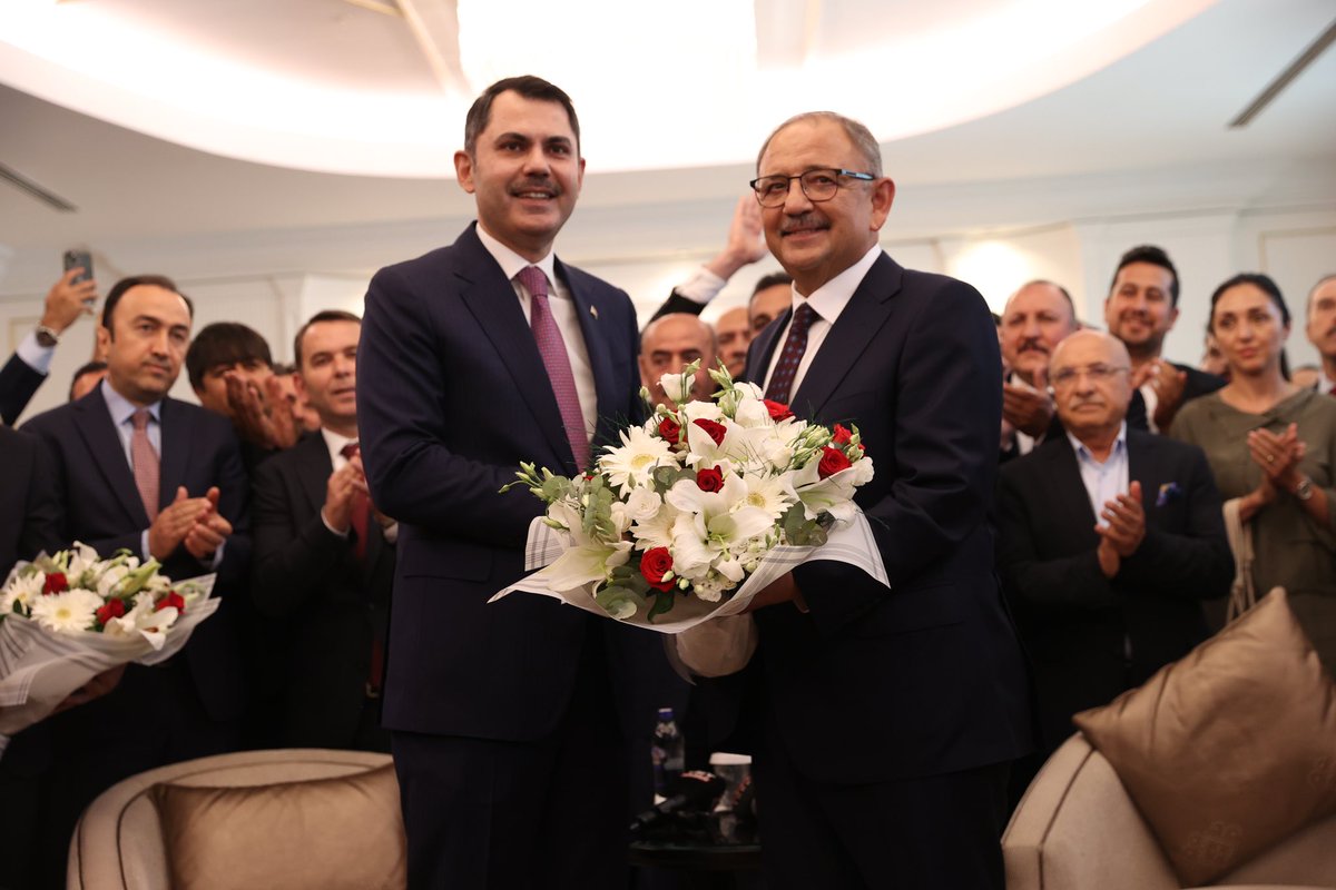 nuranyilmaz53's tweet photo. Efsane geri döndü..

Murat Kurum, Çevre ve Şehircilik Bakanı oldu. 💚💙

Hayırlı olsun... https://t.co/6cFVrisTkQ