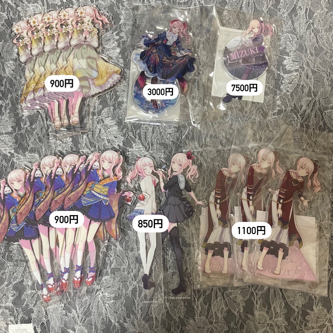 rin__mizu's tweet photo. プロセカ　暁山瑞希　グッズ　譲渡　買取　交換　ポスカ　特典　コネライ　アクスタ

（求）記載価格

（譲）画像の瑞希

ポスカは２３枚あります
合わせて4000円
1枚〜200円

購入した価格、条件を考慮した値段となっております。気軽にお声がけください。 https://t.co/519HvE3xMX