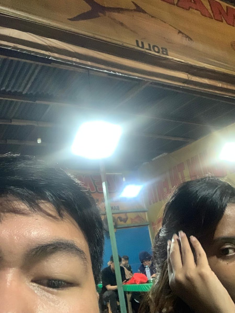arungdwi's tweet photo. @ sari laut dewa langit madiun, makanan abadi, sama @Mazhari23 https://t.co/SoujVl4G1T
