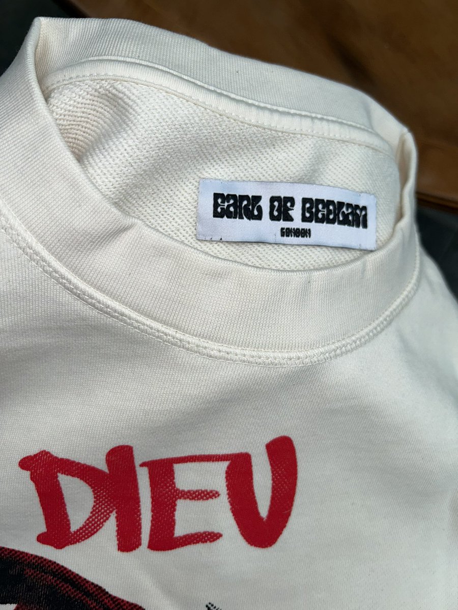 NewsfromBedlam's tweet photo. 2/. the #DukeofWellington won the war and was deified as a result and they renamed our old London neighbourhood in tribute.
Here is our #silkscreenprint summer #sweatshirt, organic unbleached cotton, waffle weave inside (NOT fleece) of #Napoleon #Bonaparte upon his horse from… https://t.co/JaKdhYT2PK