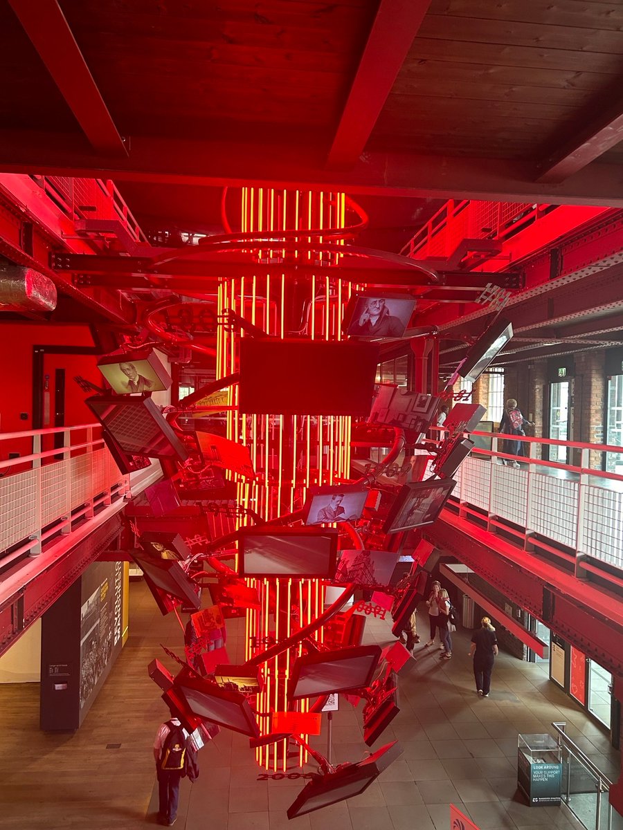 Castle_Hall's tweet image. Y9 have had a great educational visit to @sim_manchester The day has been thoroughly enjoyed by all! 🔬🔭🏭 #AcademicExcellence #DevelopingCharacter #RaisingAspirations