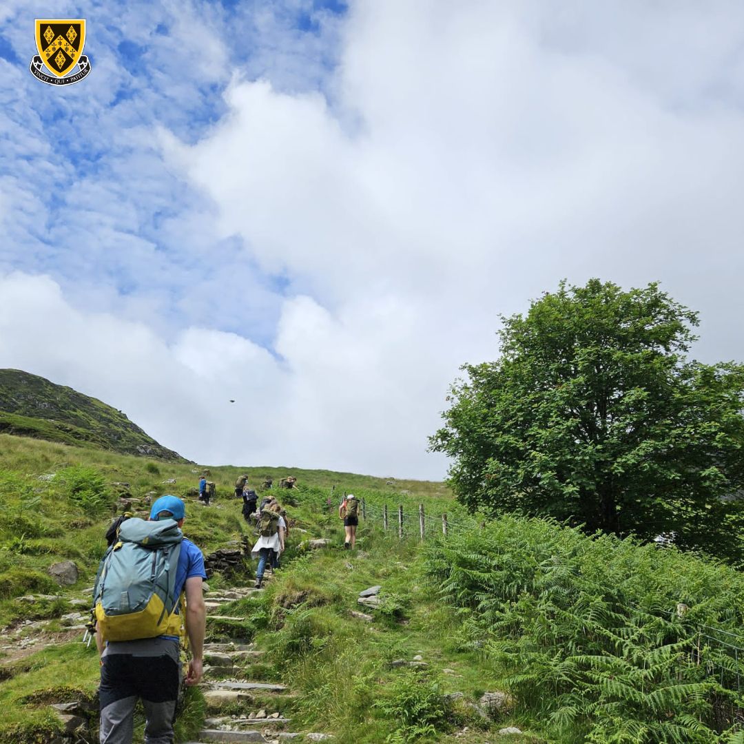 stockportgs's tweet photo. Second Year pupils are in #Aberdovey for the week on an outdoor education trip.
There was a lot of excitement in the air as the explorers set off with the weather improving and the sun coming out!
#SGSInspires #SGSAdventure @outwardbounduk #outdooreducation https://t.co/mjOJ5pYWx1
