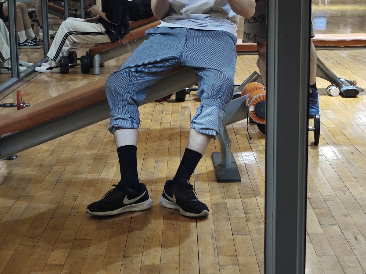 baracap_'s tweet photo. 奇奇怪怪的穿法 https://t.co/0QxuzEbPZx