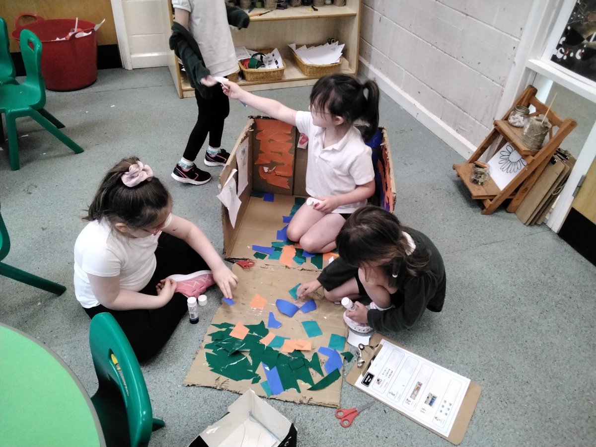 GatesPenguins's tweet photo. The children have collaborated to make a bridge and house for the goats! #thegatesgoldengoals #thegateseyfs #whosthattriptrappingovermybridge? #thethreebillygoatsgruff #junkmodelling https://t.co/czSkLAGFUv