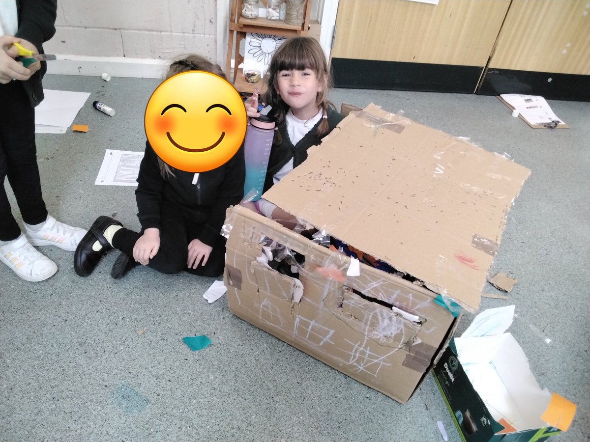 GatesPenguins's tweet photo. The children have collaborated to make a bridge and house for the goats! #thegatesgoldengoals #thegateseyfs #whosthattriptrappingovermybridge? #thethreebillygoatsgruff #junkmodelling https://t.co/czSkLAGFUv