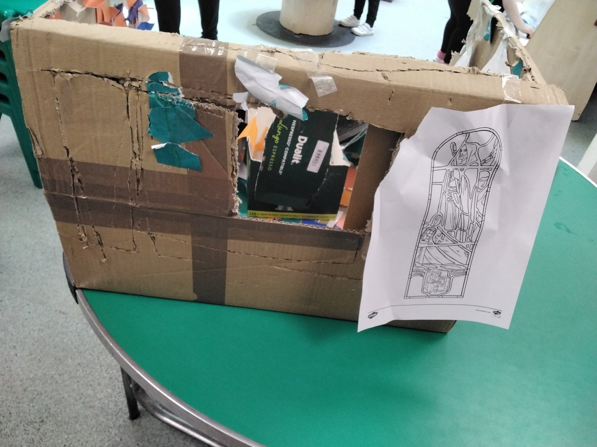 GatesPenguins's tweet photo. The children have collaborated to make a bridge and house for the goats! #thegatesgoldengoals #thegateseyfs #whosthattriptrappingovermybridge? #thethreebillygoatsgruff #junkmodelling https://t.co/czSkLAGFUv