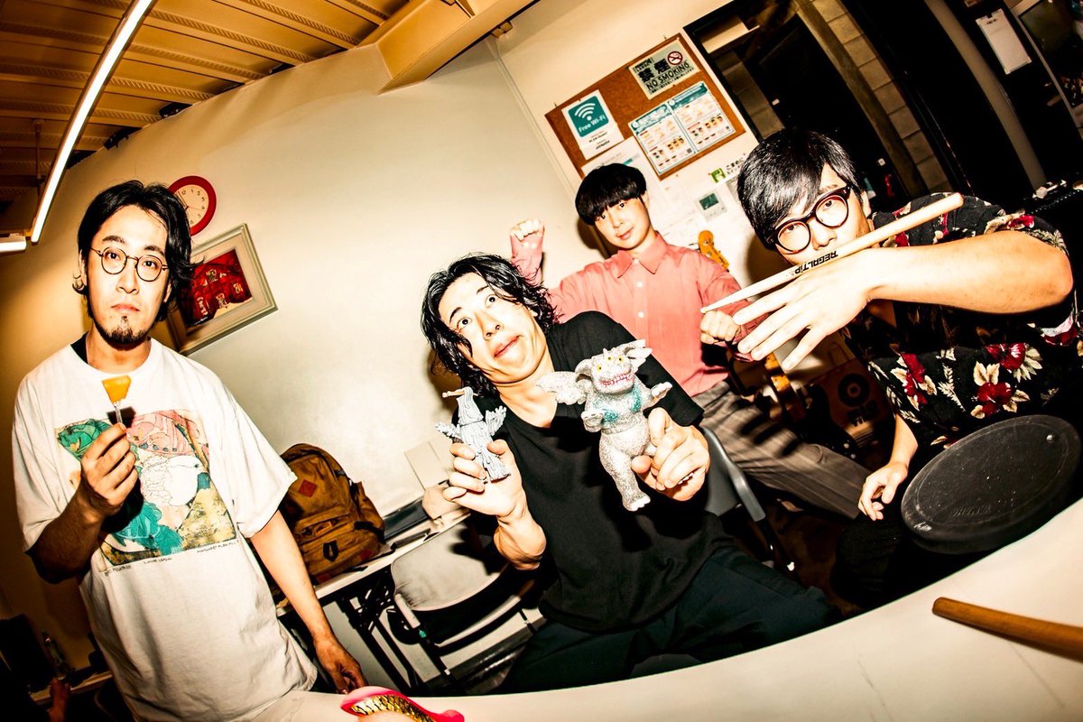 gooutzoo's tweet photo. ／
UNISON SQUARE GARDEN 
20th anniversary SPECIAL LIVE
powered by WESS『札幌が極まる』day 2
ありがとうございました！
＼

1.しろがね
2.漂流劇団
3.地獄の底に行こう
4.夢の恋人
5.すごい愛の言葉
6.稲妻
7.ノエル
8.友達のうた
9.シーラカンス
10.アニー

📸オバタチヒロ(@tihi1203 ) https://t.co/eFznilyE6V