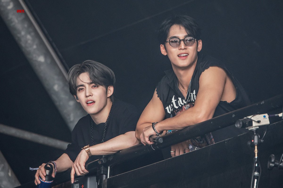 sounds_of_cheol's tweet photo. coups and mingyu 🖤 https://t.co/xQVPP5i0VP