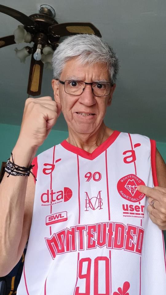banewur's tweet photo. Lamentablemente y tras pelear mucho tiempo con una dura enfermedad, en las últimas horas falleció Federico “Fefo” Santos.
Un gran tipo, querido y respetado por todo el ambiente del 🏀.
QEPD “calidad”.
A su familia, amigos, al @montevideobbc y demás, apretado abrazo. https://t.co/37T7WLVck5