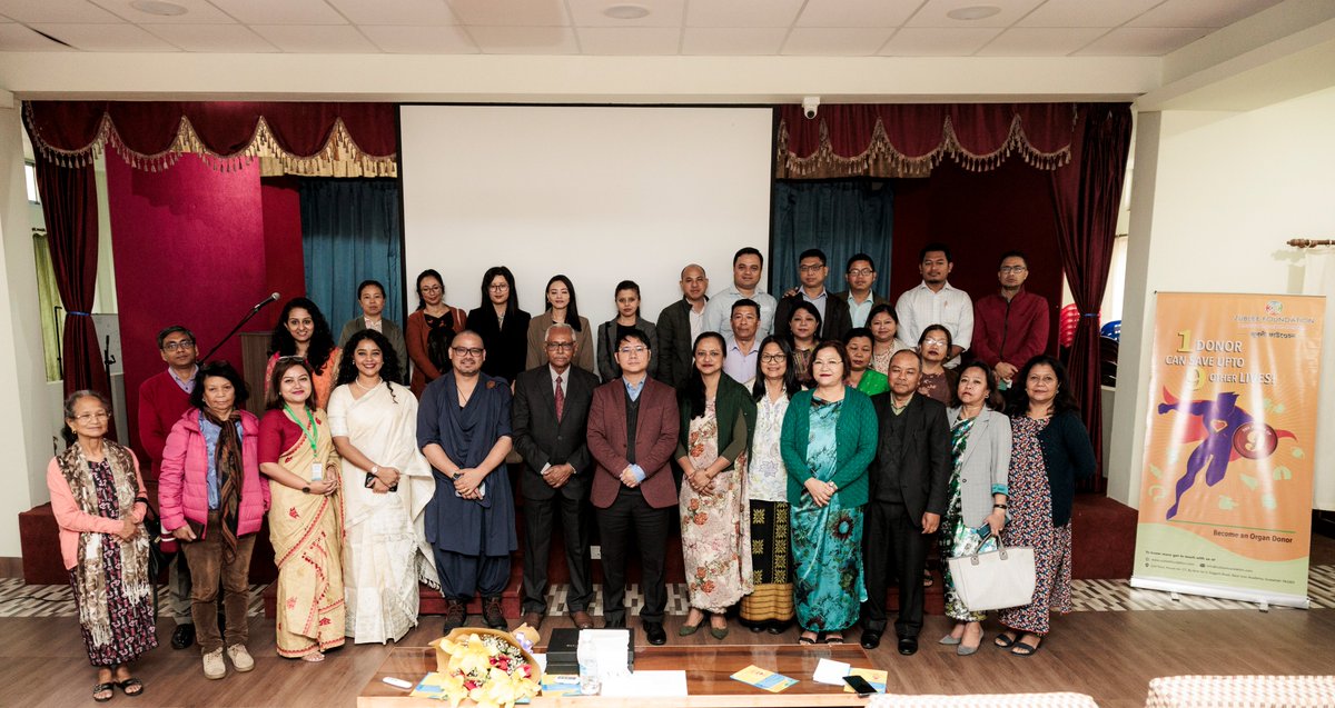 Priyankaborah_'s tweet photo. Privileged to advocate deceased organ donation with Meghalaya Govt. and honored to speak alongside Padma Shri Dr. S. Sahariah. 1st sensitization program of the State Officials. This initiative could transform healthcare in the state of  #meghalaya #zubleefoundation #organdonation https://t.co/HJnL60rwOZ