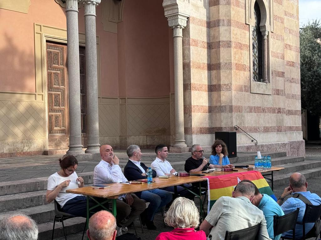 DavidKeshet's tweet image. 🏳️‍🌈🏳‍⚧✡️Ieri grande affluenza 100 per lacio @SinPerIsraele sez di Firenze su #Pride e #pregiudizio. In uno scenario di bellezza con noi di  #KeshetItalia @_pierini_  @ivanscalfarotto @aureliomancuso  #saranatale @LiaQuartapelle e @FirenzeEbraica  #2luglio  🏳️‍🌈🏳‍⚧✡️ @mesoada