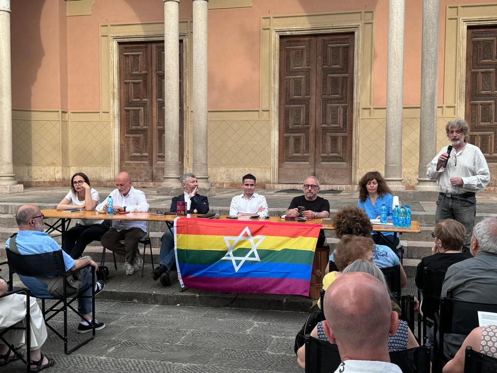 DavidKeshet's tweet image. 🏳️‍🌈🏳‍⚧✡️Ieri grande affluenza 100 per lacio @SinPerIsraele sez di Firenze su #Pride e #pregiudizio. In uno scenario di bellezza con noi di  #KeshetItalia @_pierini_  @ivanscalfarotto @aureliomancuso  #saranatale @LiaQuartapelle e @FirenzeEbraica  #2luglio  🏳️‍🌈🏳‍⚧✡️ @mesoada
