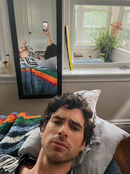 I need some motivation to get out of bed, can you help? https://t.co/NEtuhax2U2