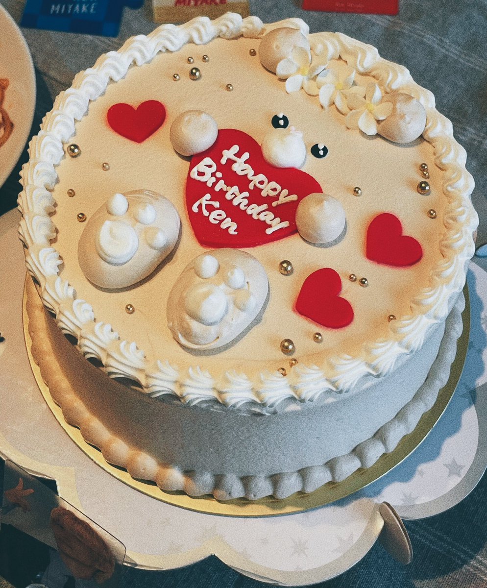 y_kome_'s tweet photo. 健くん45歳の誕生日おめでとうございます😊💐🎉
いつも仲良くしてくださってるさいこさん(@hacoiri_kenkun )と一緒にお祝い🎂
健くんに笑顔と幸せがいっぱい溢れる1年になりますように🧸🧡
#三宅健誕生日 #三宅健誕生祭2024 https://t.co/IXnXTMFYpg