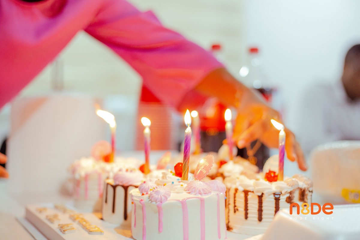 NodeEight's tweet photo. June Borns Rock #HappyBirthday

#DigitalInnovationHub #NodePeople #BuildingDreams #OfficeFun https://t.co/guJq5WUPQr