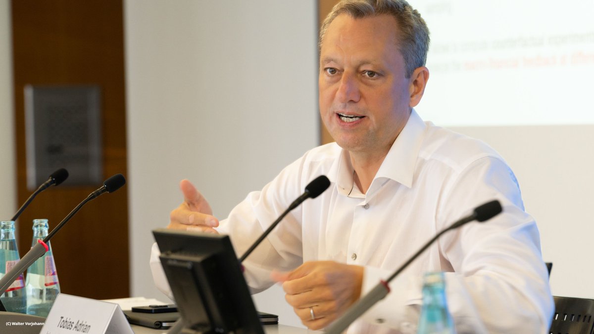 bundesbank's tweet photo. Gemeinsam mit @DNB_NL und @riksbanken hat die Bundesbank zu einer #Konferenz rund um makroprudenzielle Themen wie unkonventionelle #Geldpolitik und den Umgang mit Zinsänderungsrisiken eingeladen. Den Impulsvortrag hielt @TobiasAdrian1 @IMFNews. 

👉 Infos: https://t.co/s8UescQ9wt https://t.co/gNVfi2t80W